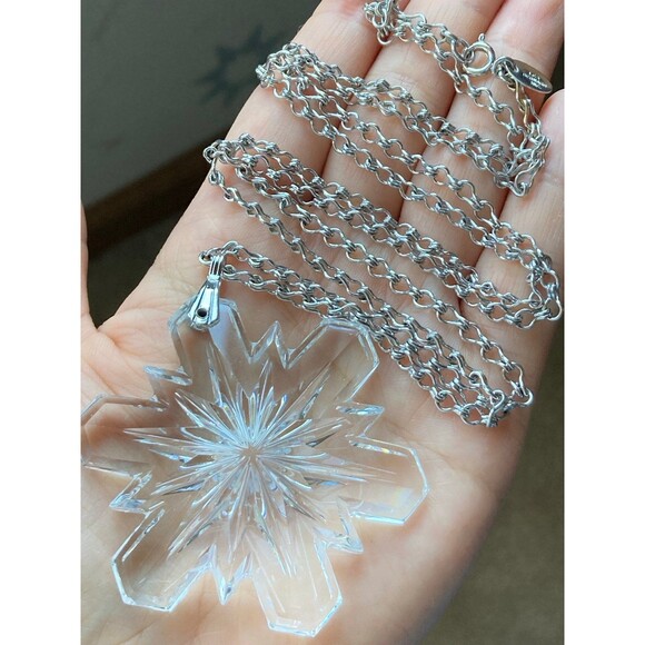 Designer Les Bernard crystal Christmas snowflake Pendant Necklace - Picture 1 of 5